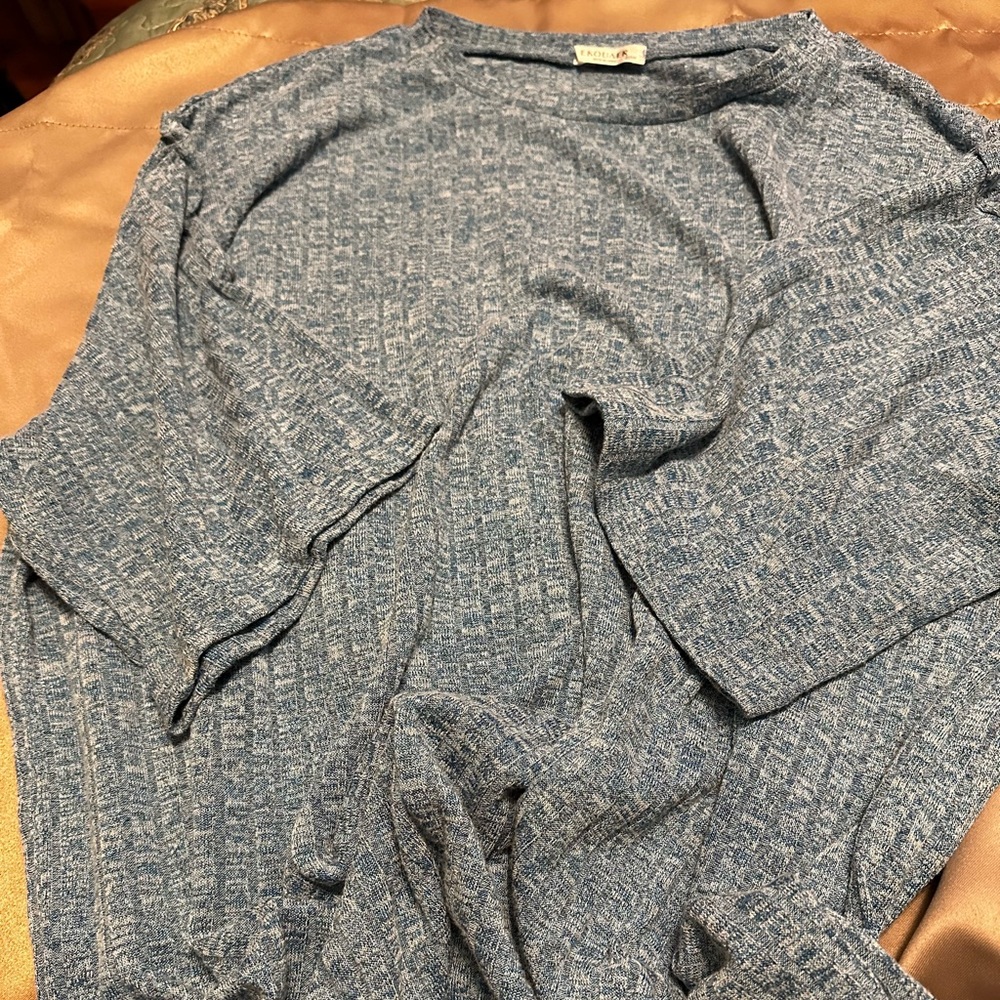 Short sleeve stretch knit